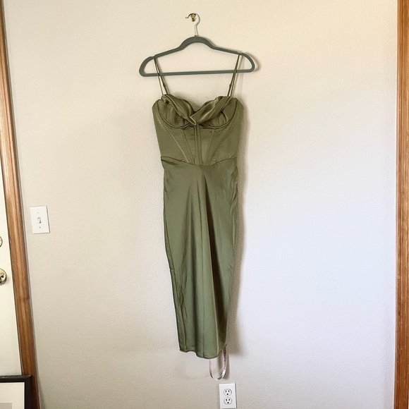 “House of CB” Myrna Midi Corset Dress - Picture 4 of 9